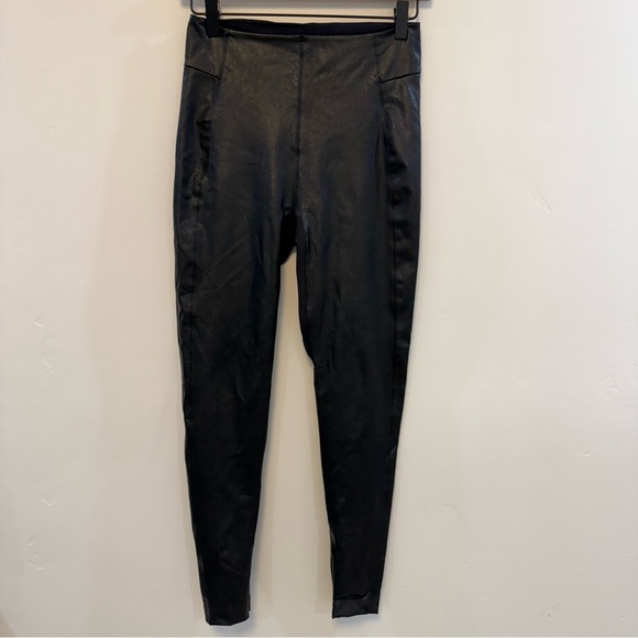 HONEYLOVE black faux just like leather legging - Picture 5 of 9